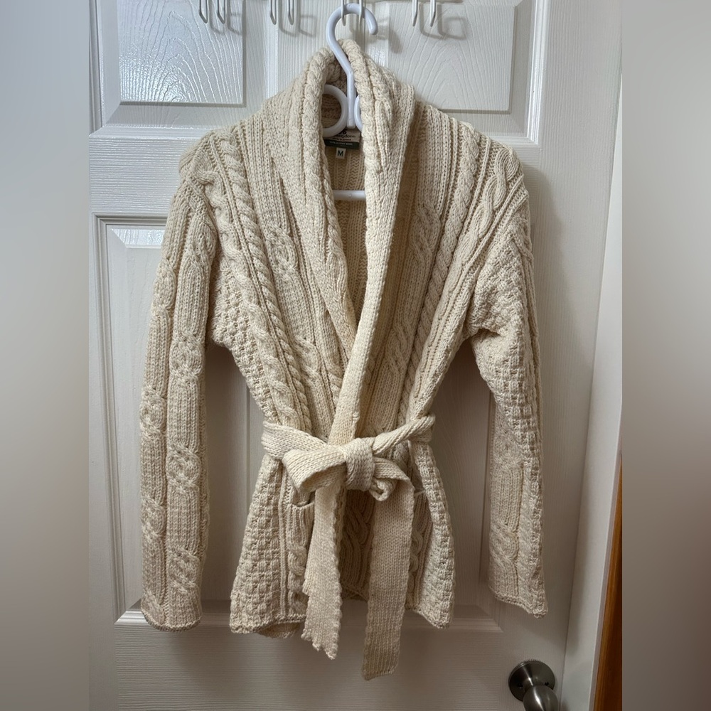 100% Merino Wool Made In Ireland Medium